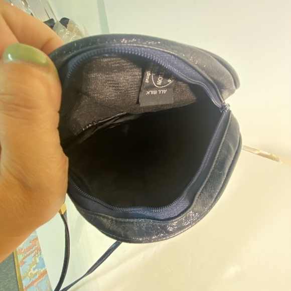 David Evans Silk Circle Crossbody Purse with Mini Bag, Navy Blue with Flowers - Picture 9 of 9